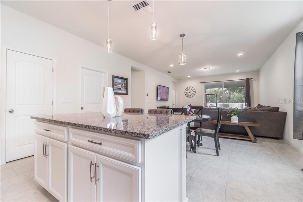 Recently Sold: $330,000 (3 beds, 2 baths, 1752 Square Feet)