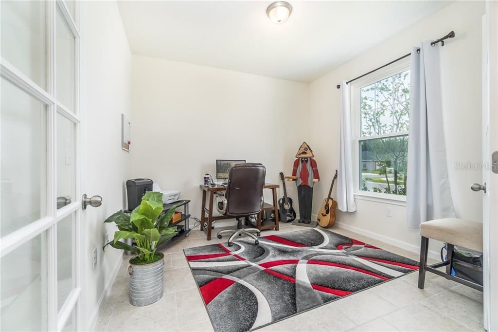 Recently Sold: $330,000 (3 beds, 2 baths, 1752 Square Feet)