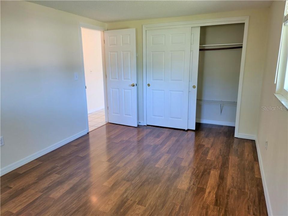 Recently Rented: $1,400 (2 beds, 1 baths, 977 Square Feet)