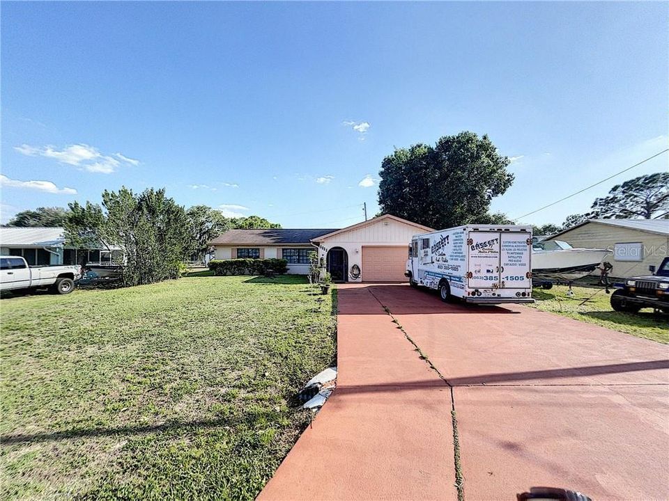 Recently Sold: $199,999 (3 beds, 2 baths, 1974 Square Feet)