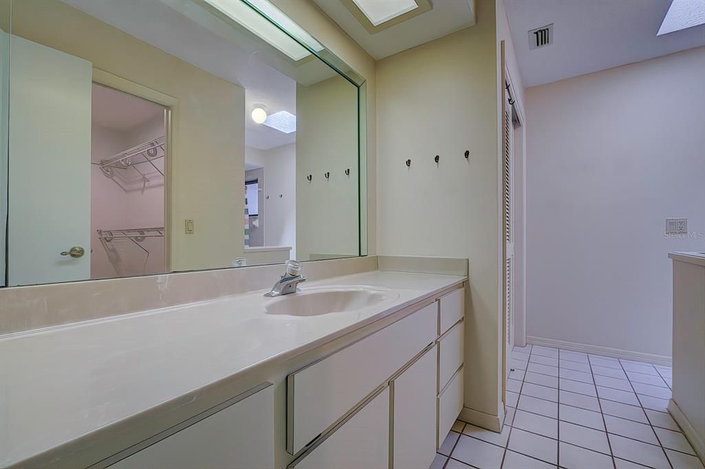 最近售出: $179,900 (2 贝兹, 2 浴室, 1490 平方英尺)