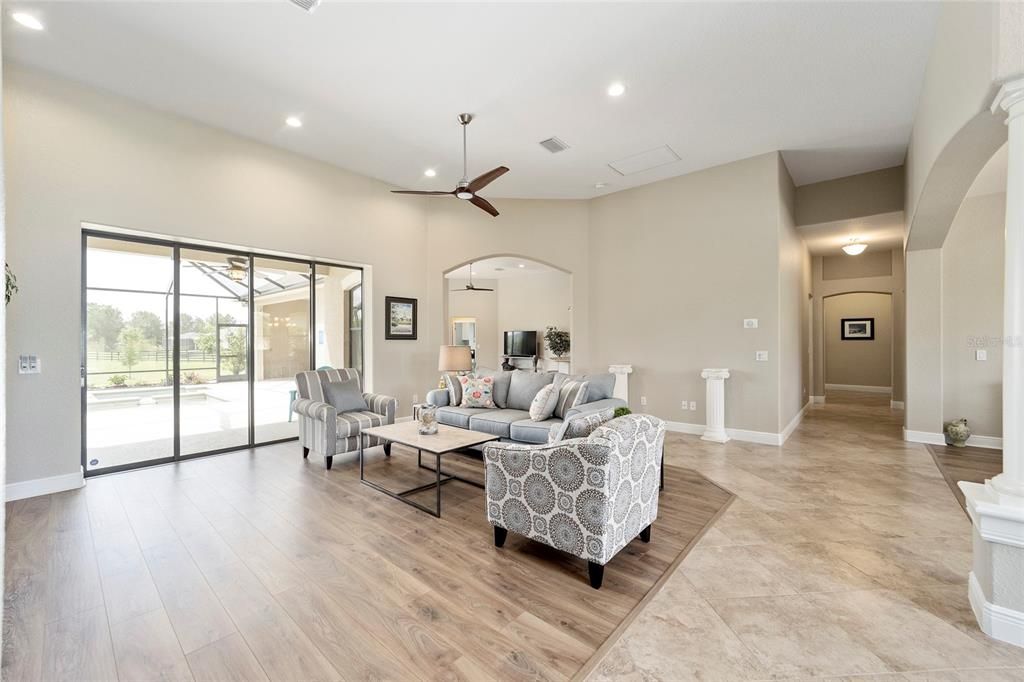 Recently Sold: $949,000 (4 beds, 4 baths, 4389 Square Feet)