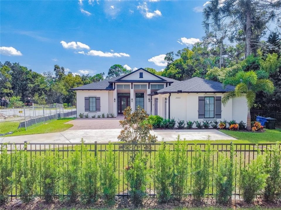 Recently Sold: $975,000 (4 beds, 3 baths, 3128 Square Feet)