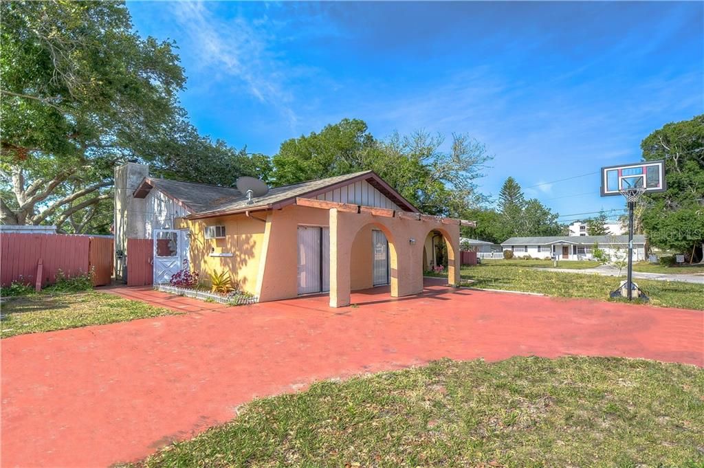 Recently Sold: $258,900 (3 beds, 2 baths, 1224 Square Feet)