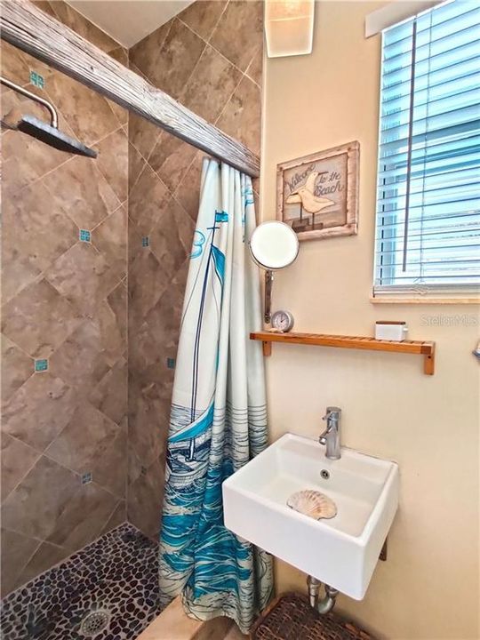 Recently Sold: $689,700 (2 beds, 2 baths, 1184 Square Feet)