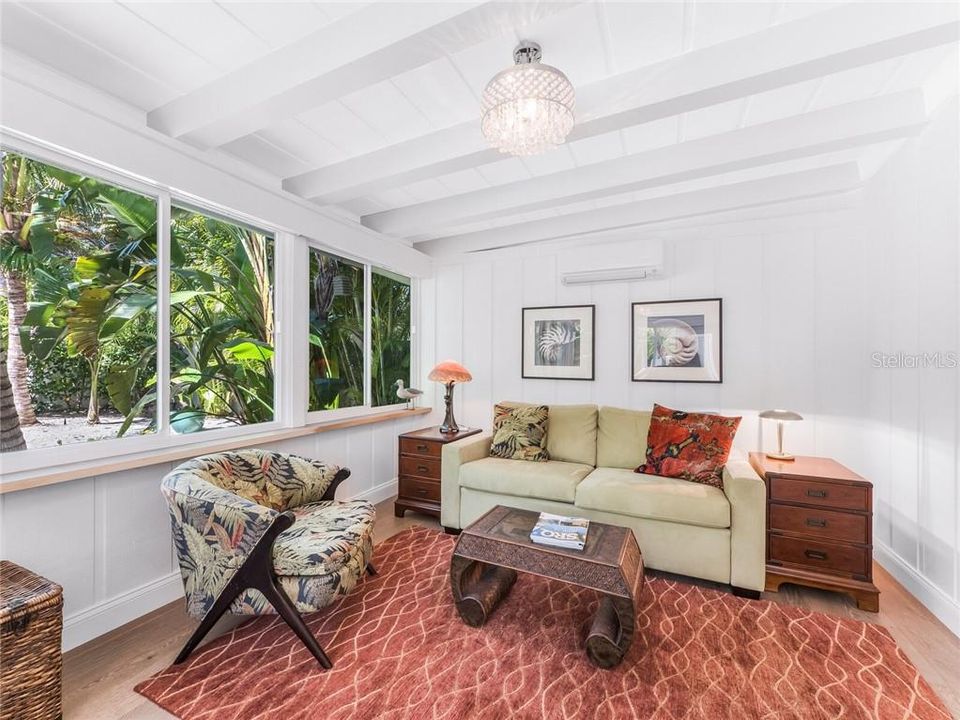 Recently Sold: $1,800,000 (3 beds, 2 baths, 2524 Square Feet)