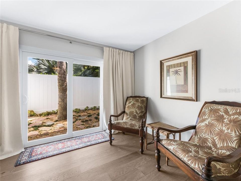 Recently Sold: $1,800,000 (3 beds, 2 baths, 2524 Square Feet)