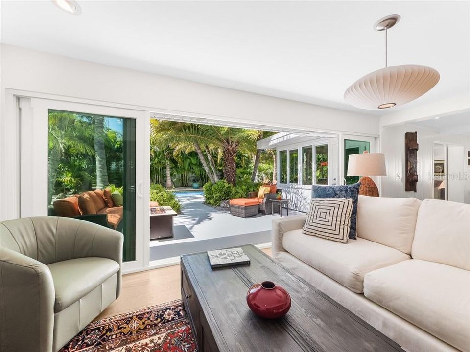 Recently Sold: $1,800,000 (3 beds, 2 baths, 2524 Square Feet)