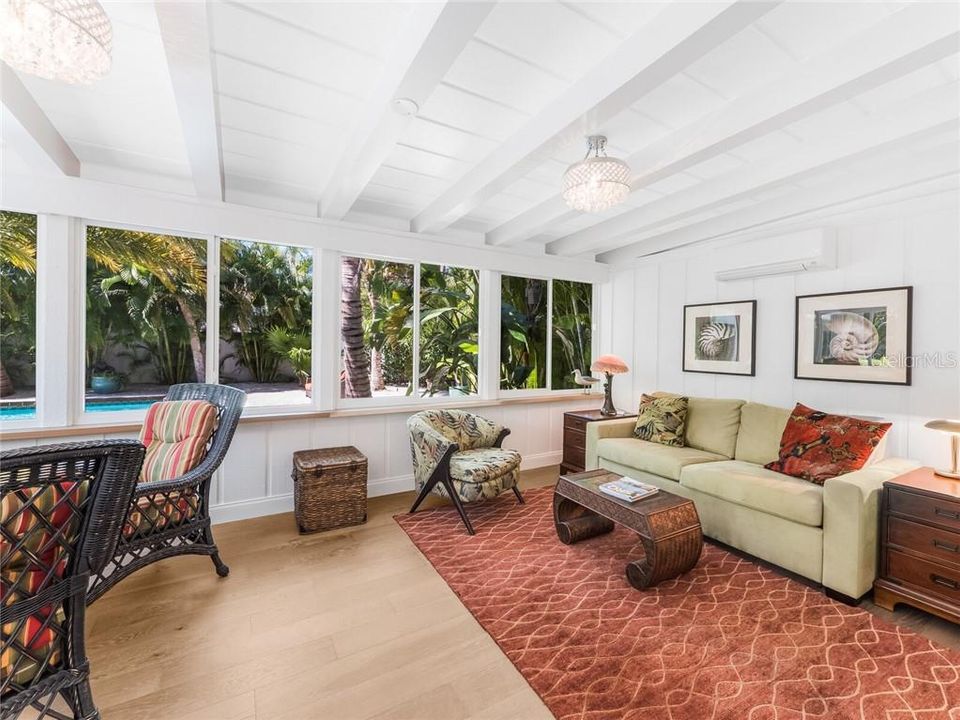 Recently Sold: $1,800,000 (3 beds, 2 baths, 2524 Square Feet)