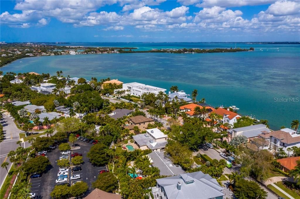 Recently Sold: $1,800,000 (3 beds, 2 baths, 2524 Square Feet)