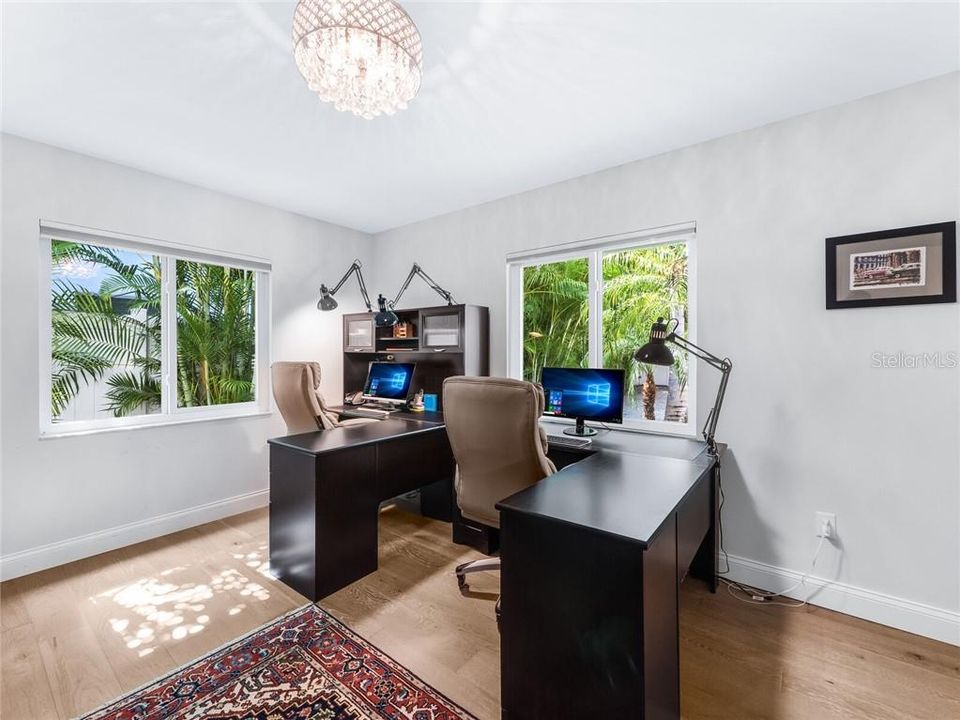 Recently Sold: $1,800,000 (3 beds, 2 baths, 2524 Square Feet)