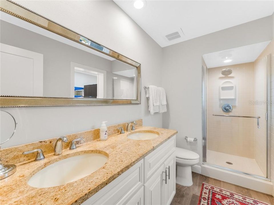 Recently Sold: $1,800,000 (3 beds, 2 baths, 2524 Square Feet)