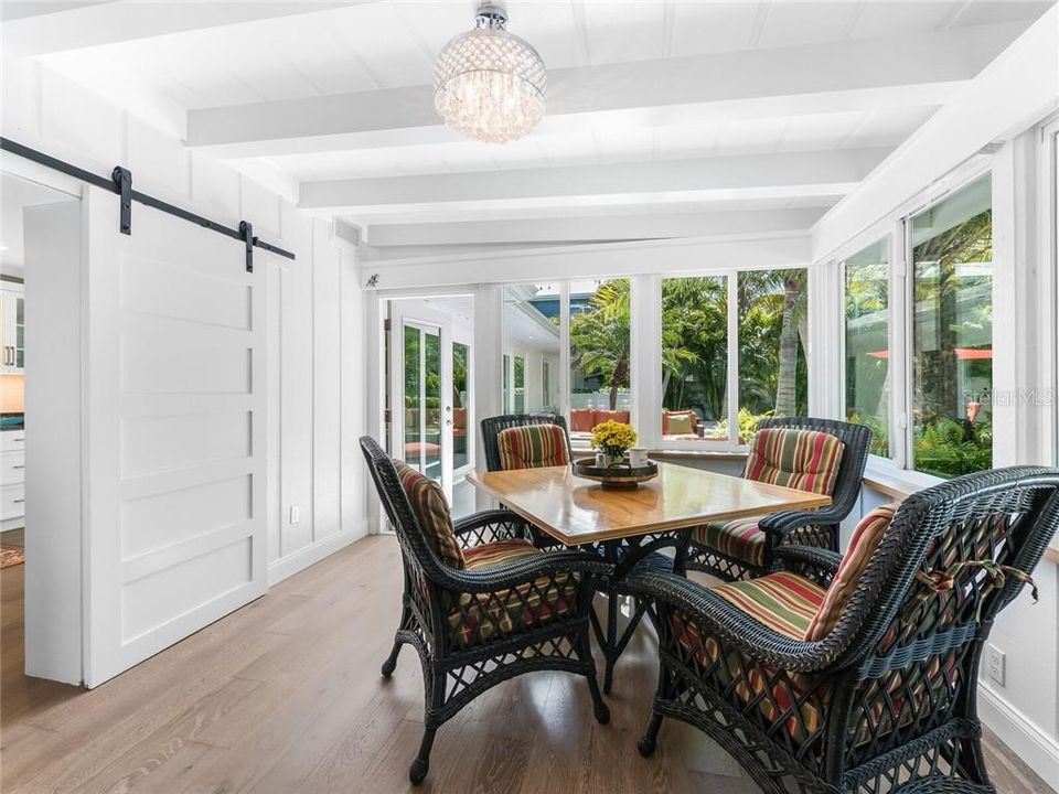 Recently Sold: $1,800,000 (3 beds, 2 baths, 2524 Square Feet)