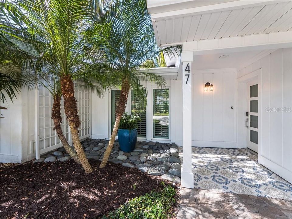 Recently Sold: $1,800,000 (3 beds, 2 baths, 2524 Square Feet)