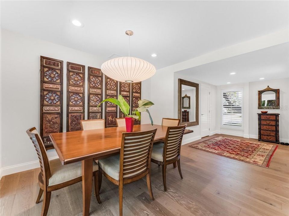 Recently Sold: $1,800,000 (3 beds, 2 baths, 2524 Square Feet)