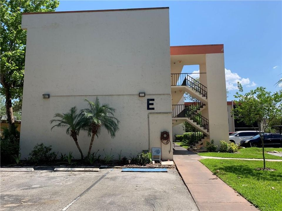 Recently Sold: $110,000 (2 beds, 2 baths, 928 Square Feet)