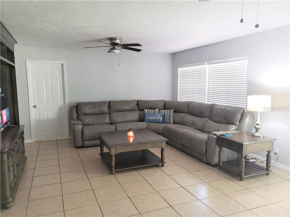 Recently Sold: $374,900 (3 beds, 2 baths, 1741 Square Feet)