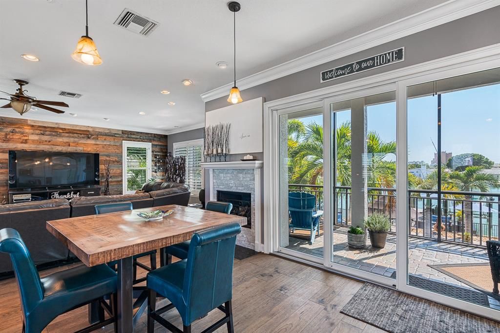Recently Sold: $2,900,000 (5 beds, 3 baths, 3704 Square Feet)