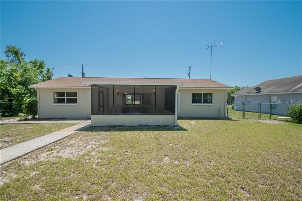 Recently Sold: $159,900 (2 beds, 2 baths, 1097 Square Feet)