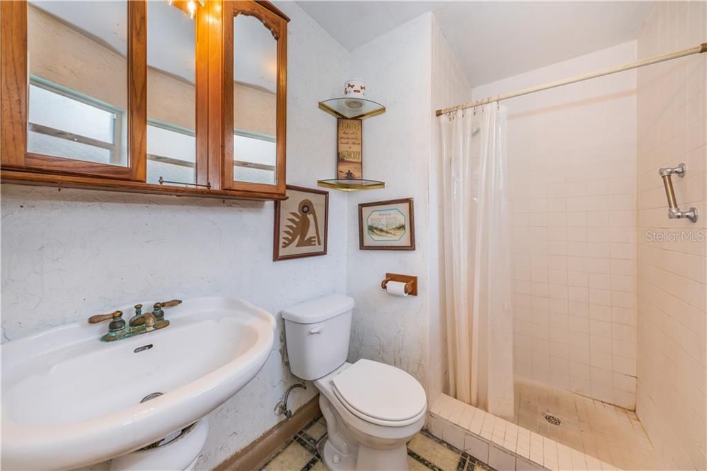 最近售出: $210,000 (2 贝兹, 2 浴室, 1066 平方英尺)