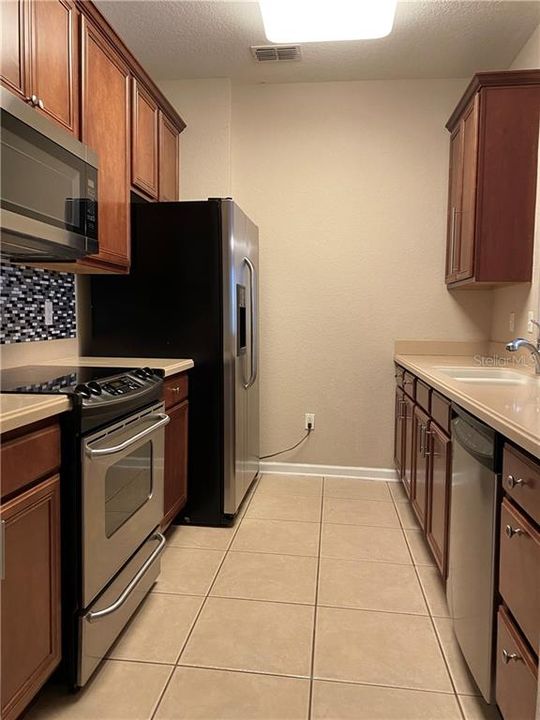 Recently Rented: $1,450 (2 beds, 2 baths, 1112 Square Feet)