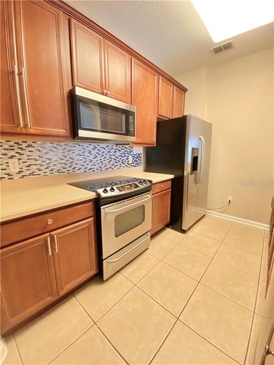 Recently Rented: $1,450 (2 beds, 2 baths, 1112 Square Feet)
