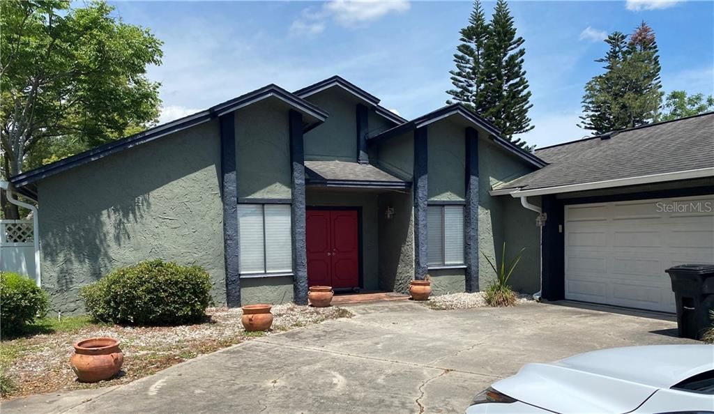 Recently Sold: $330,000 (3 beds, 2 baths, 1671 Square Feet)