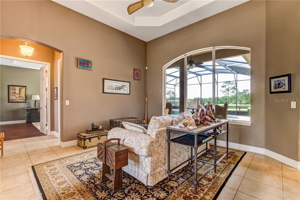 Recently Sold: $925,000 (4 beds, 3 baths, 3639 Square Feet)