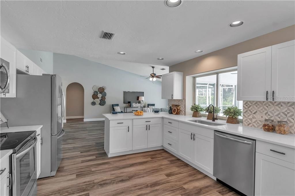 Recently Sold: $500,000 (3 beds, 2 baths, 1671 Square Feet)