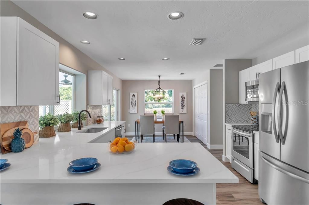 Recently Sold: $500,000 (3 beds, 2 baths, 1671 Square Feet)