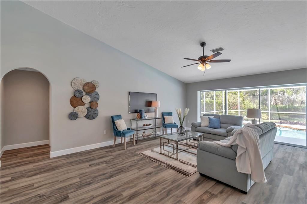 Recently Sold: $500,000 (3 beds, 2 baths, 1671 Square Feet)