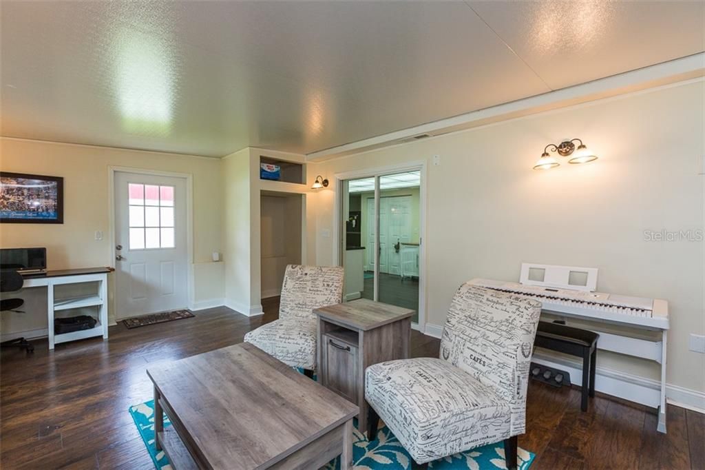 Recently Sold: $185,000 (3 beds, 2 baths, 1582 Square Feet)