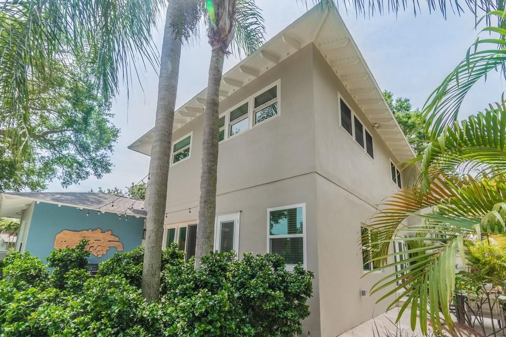 Vendido Recientemente: $1,700,000 (5 camas, 5 baños, 3425 Pies cuadrados)