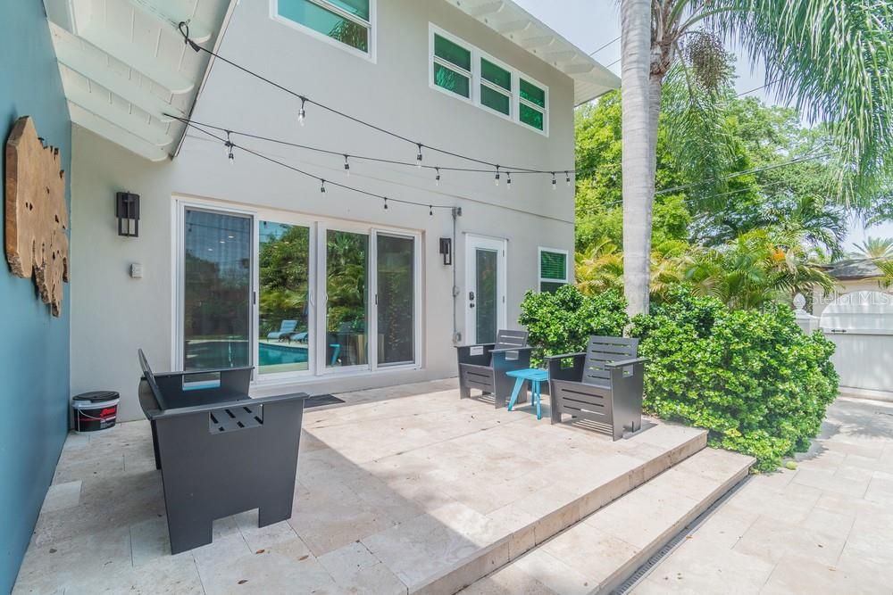 Recently Sold: $1,700,000 (5 beds, 5 baths, 3425 Square Feet)