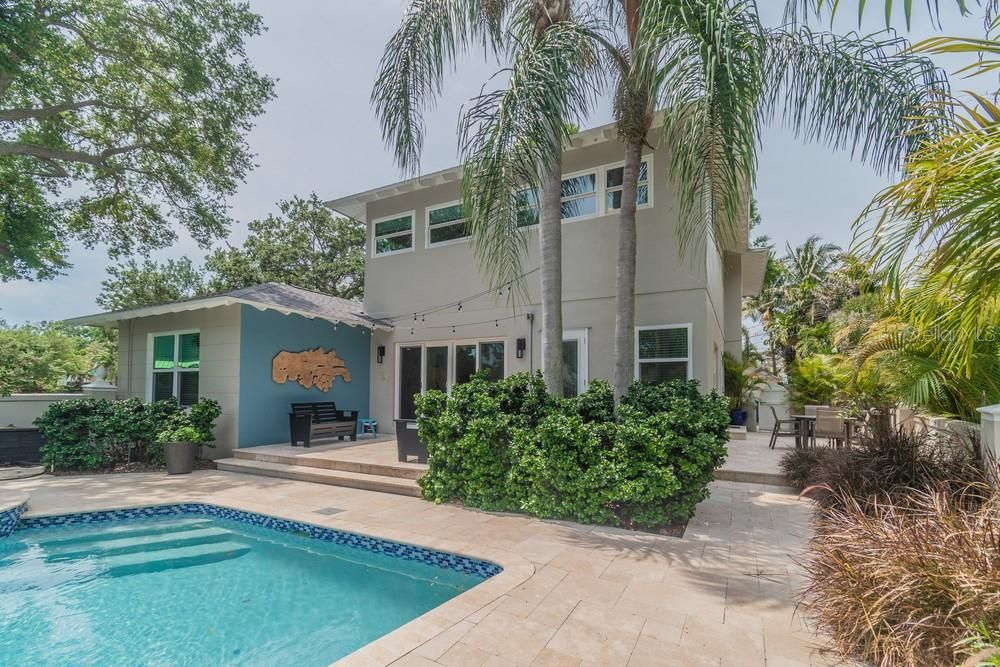 Recently Sold: $1,700,000 (5 beds, 5 baths, 3425 Square Feet)