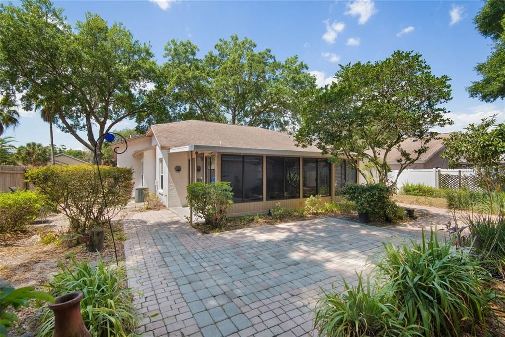 Recently Sold: $285,000 (3 beds, 2 baths, 1586 Square Feet)