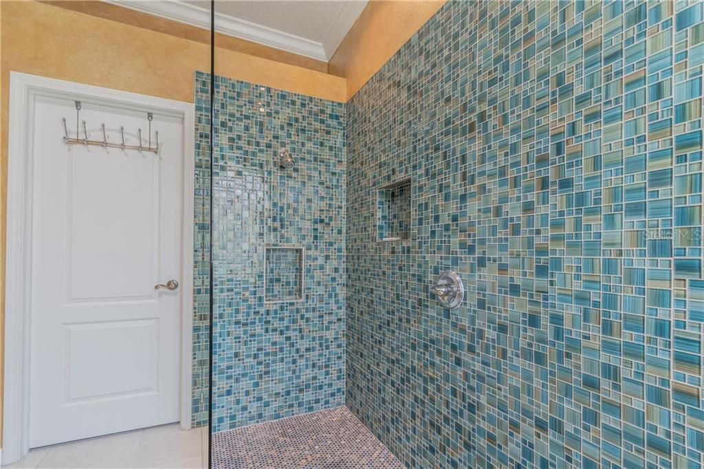 最近售出: $310,000 (2 贝兹, 2 浴室, 1929 平方英尺)