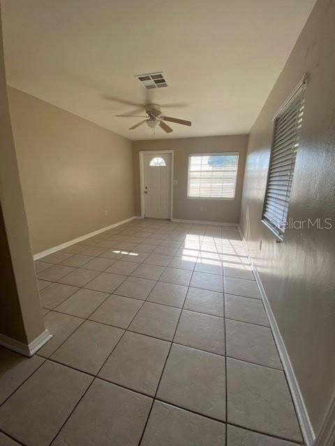 Recently Rented: $1,100 (3 beds, 1 baths, 864 Square Feet)