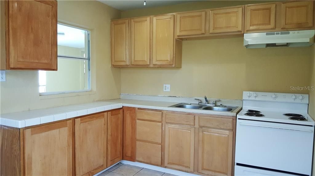 Recently Rented: $1,395 (3 beds, 1 baths, 1224 Square Feet)