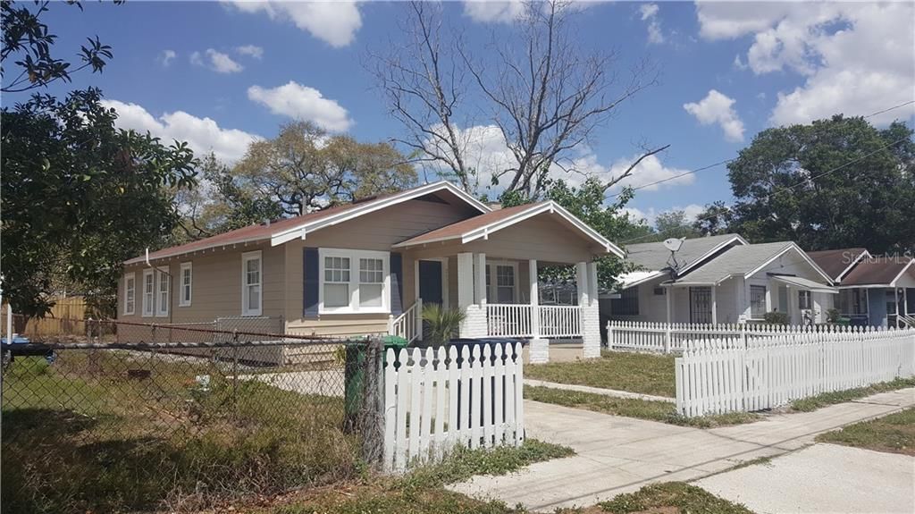 Recently Rented: $1,495 (2 beds, 1 baths, 1048 Square Feet)