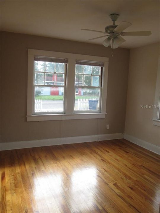 Recently Rented: $1,495 (2 beds, 1 baths, 1048 Square Feet)