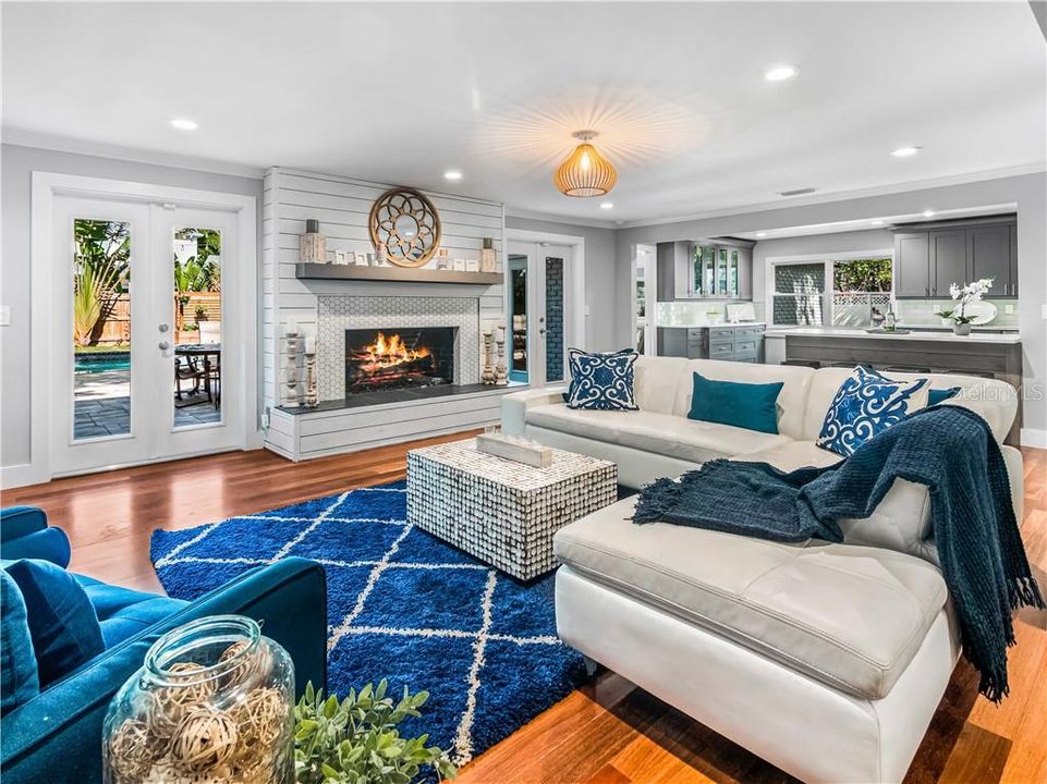 Recently Sold: $1,400,000 (5 beds, 3 baths, 4137 Square Feet)