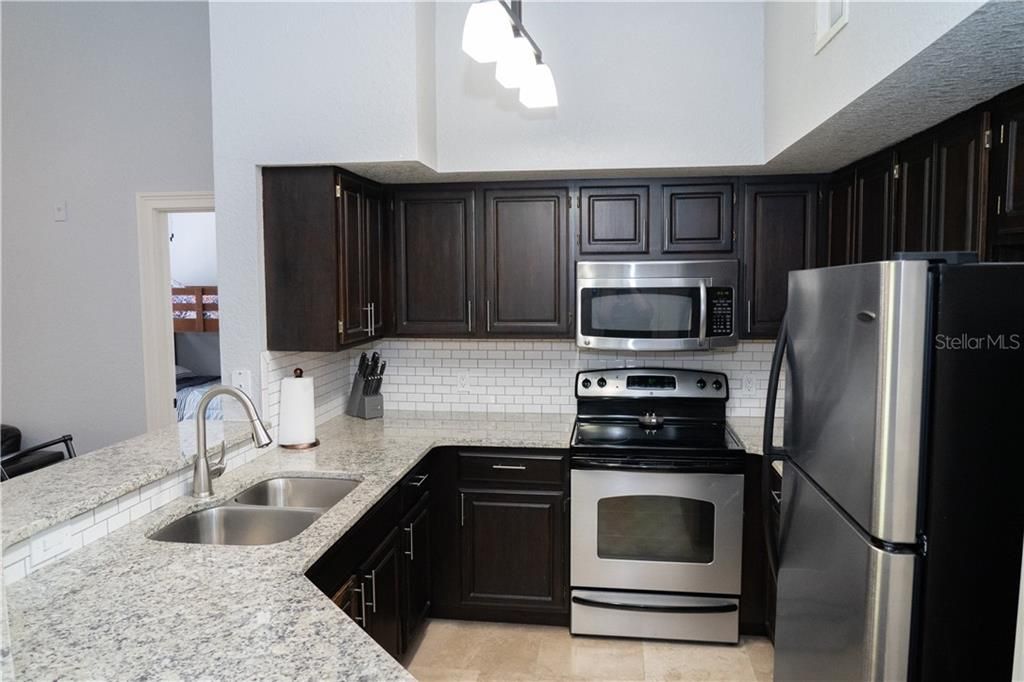 Recently Sold: $186,000 (2 beds, 2 baths, 1044 Square Feet)
