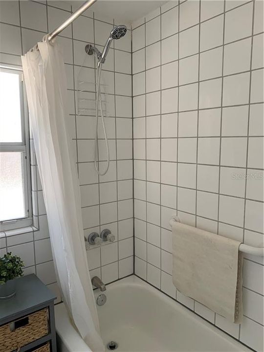 Tiled shower/tub