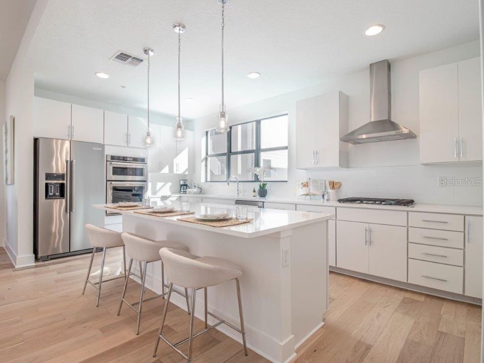 Recently Sold: $695,000 (3 beds, 3 baths, 2805 Square Feet)