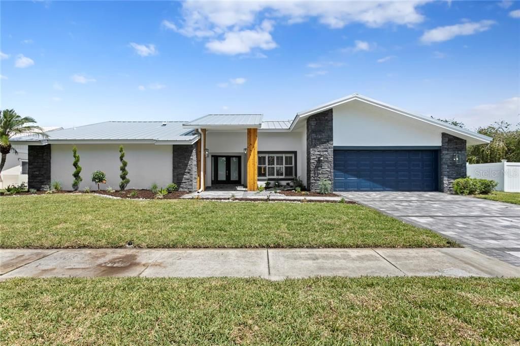 Recently Sold: $1,200,000 (4 beds, 2 baths, 3173 Square Feet)