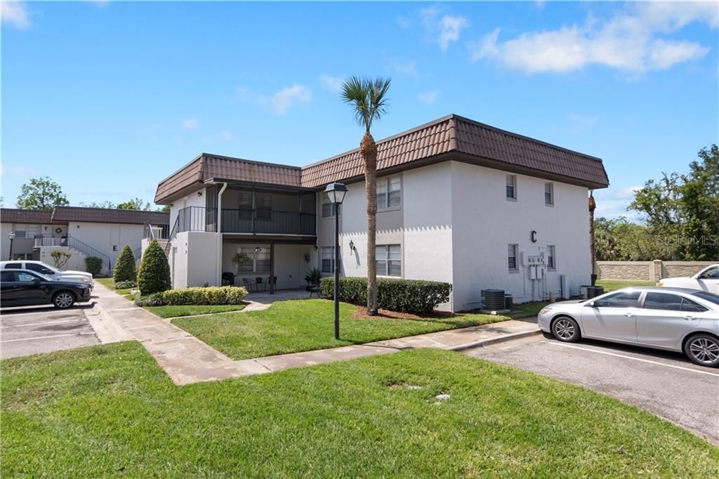 Recently Sold: $117,000 (2 beds, 2 baths, 918 Square Feet)