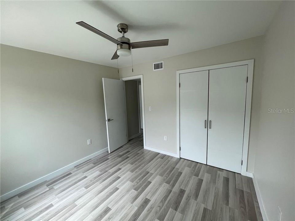 Recently Sold: $139,900 (2 beds, 1 baths, 885 Square Feet)