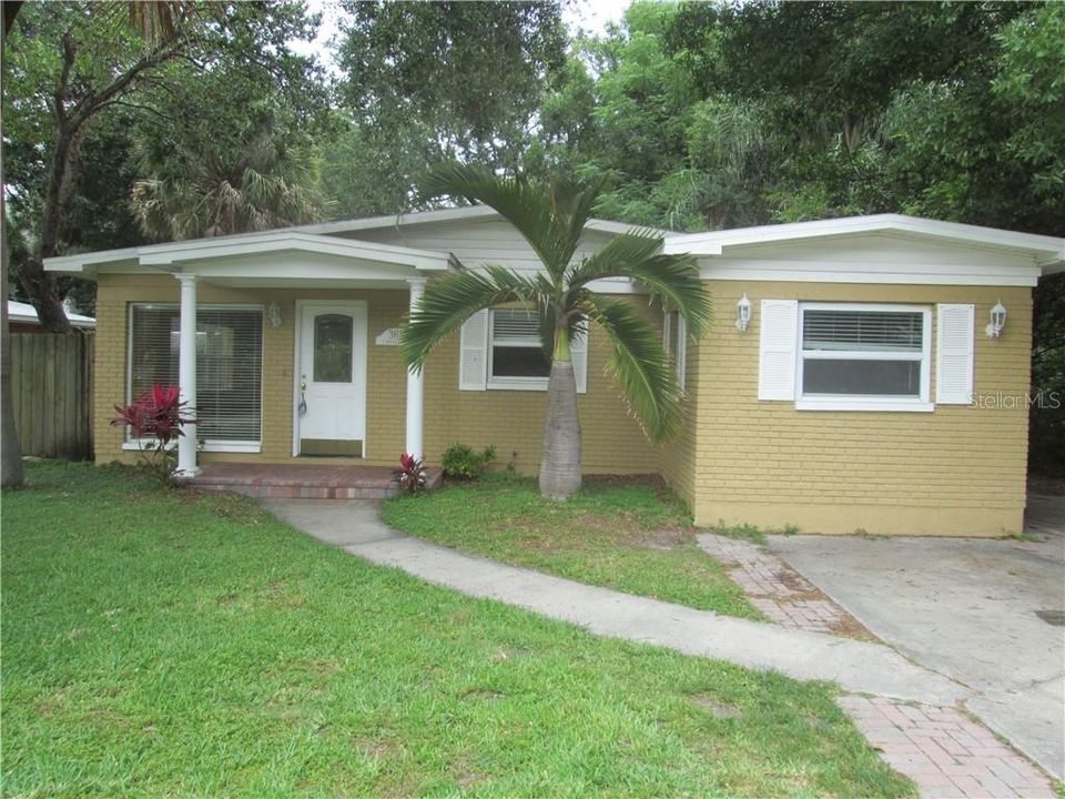 Recently Rented: $2,495 (4 beds, 2 baths, 1556 Square Feet)