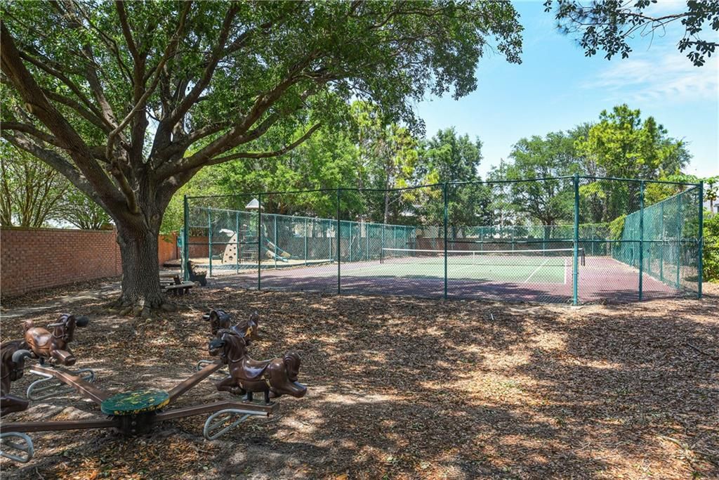 Recently Sold: $625,000 (6 beds, 3 baths, 4044 Square Feet)